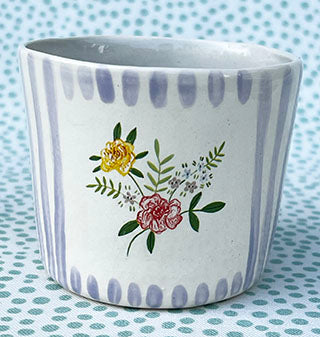 Pottery * Little Cup *  Rose Bunch