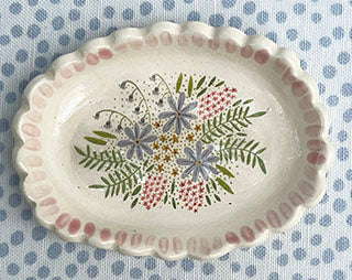 Sclloped Dish * Daisy