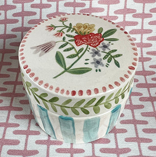 Boxes * Small Round Box * Rose Bunch