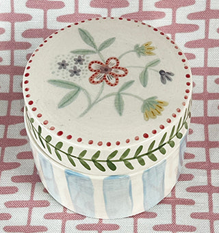 Boxes * Small Round Box * Sewing Flower