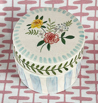 Boxes * Small Round Box * Yellow Rose Bunch